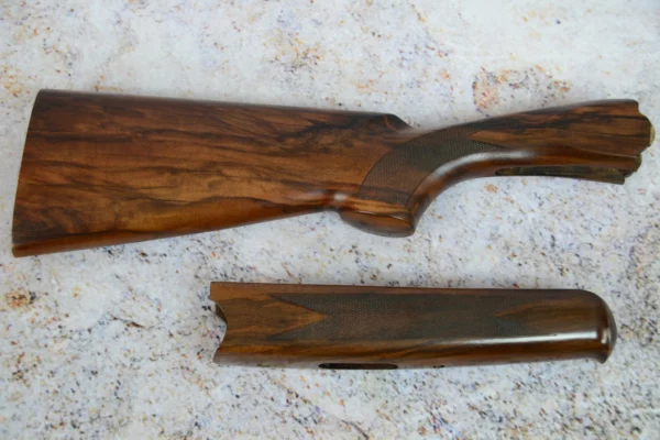 Beretta 687 12ga Field Wood Set #FL12108 Dim: 1 1/2" x 2 3/8"