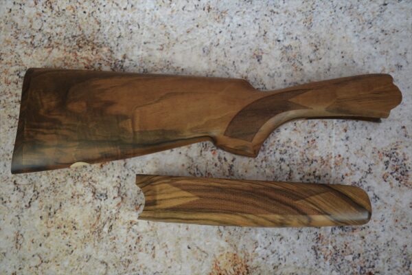 Beretta 686/687 12g PG Field Wood Set #FL12249 Dim: 1 3/8" x 2 1/8"